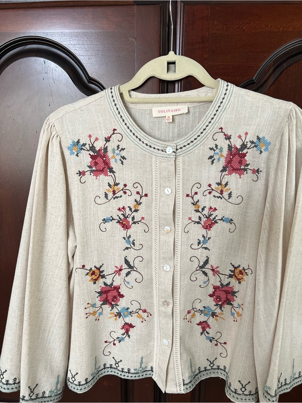 Solitaire Cream Button-Front Blouse with Multi-Color Floral Embroidery - Picture 2 of 6